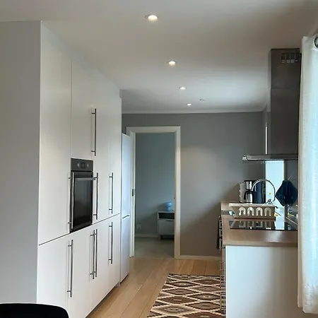Moderne, 3 Soveroms I Midt I Hjertet Av Kristiansand