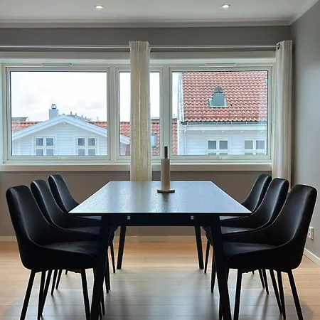Moderne, 3 Soveroms I Midt I Hjertet Av