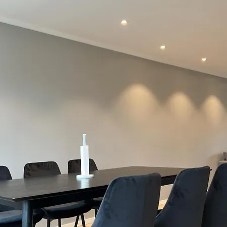 Moderne, 3 Soveroms I Midt I Hjertet Av Appartement